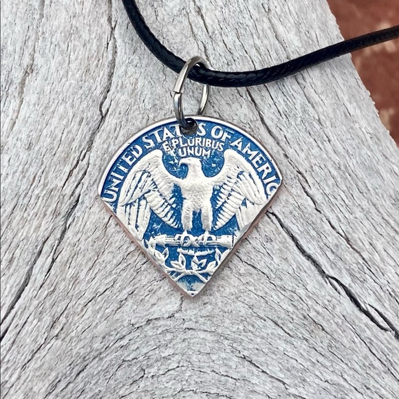 ARTISAN American Eagle Quarter Pendant Necklace Blue - Picture 2 of 3